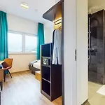 Point 7 מלון 3*